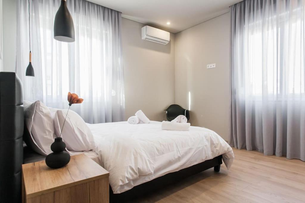Piraeus Deluxe 2Bdr Apt - Near Metro And Port 外观 照片