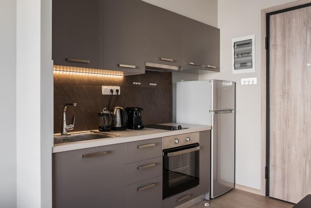 Piraeus Deluxe 2Bdr Apt - Near Metro And Port 外观 照片